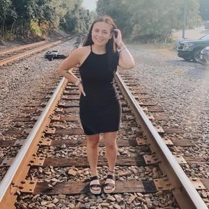 Meet your Posher, Laynie